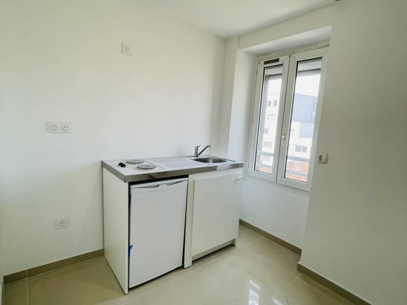 Maison à louer, 20m², MARSEILLE 8E