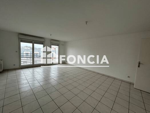 Appartement à louer 747 € 4 pièces 3 chambres 93,2 m² 3ème étage Lens 62300