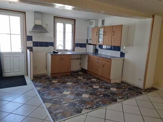 Maison à vendre 139 500 € 6 pièces 3 chambres 111 m² 20 m² de terrain Dampierre-en-Burly 45570