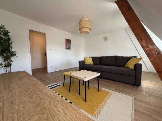 Duplex à louer 770 € 4 pièces 3 chambres 78 m² Étage 3/3 Mulhouse 68100