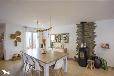 Maison de plain-pied à vendre 379 800 € 4 pièces 3 chambres 104 m² 992 m² de terrain Bourg Aytre 17440