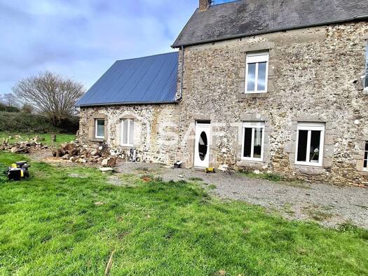 Maison à vendre 159 500 € 4 pièces 2 chambres 102 m² 2 622 m² de terrain Gouville-sur-Mer 50200