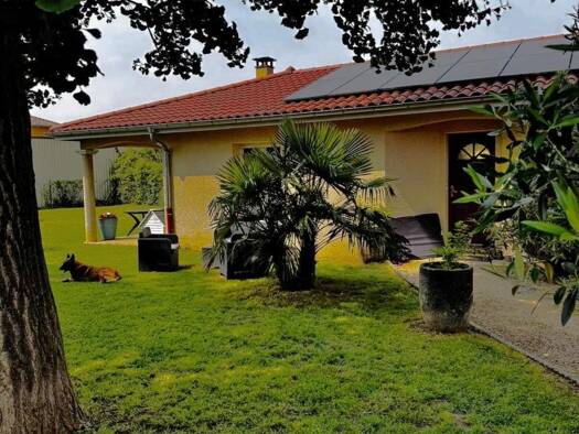 Maison de plain-pied à vendre 290 000 € 1 pièce 3 chambres 102,5 m² 1 000 m² de terrain Mâcon 71000