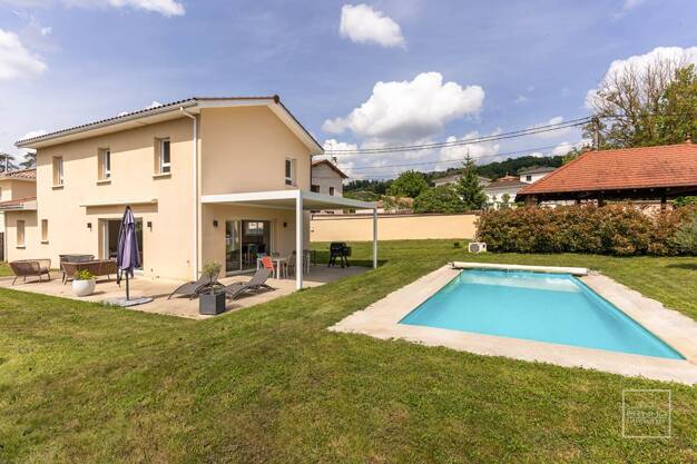 Maison à vendre 578 000 € 5 pièces 4 chambres 137 m² 859 m² de terrain Reyrieux 01600
