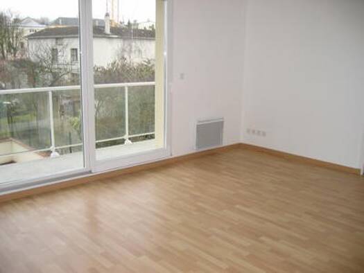 Appartement à louer 634 € 2 pièces 50 m² Étage 3/3 dès le 12/05/2026 Maison Blanche-Wilson Reims 51100