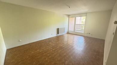Appartement à louer 841 € 2 pièces 1 chambre 56 m² Étage 2/5 Charbonnières-les-Bains 69260