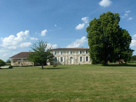 Terrain agricole à vendre 1 578 900 € 235 m² 38 m² de terrain Saint-Martin-du-Bois 33910