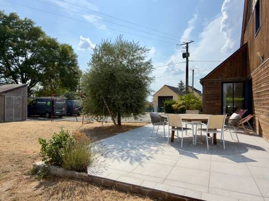 Maison à vendre 239 900 € 7 pièces 4 chambres 137 m² 1 107 m² de terrain Allonnes 49650