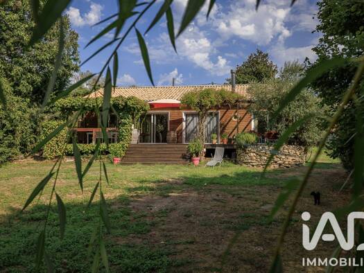 Maison de plain-pied à vendre 282 000 € 5 pièces 3 chambres 112 m² 4 075 m² de terrain Abzac 33230