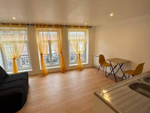 Maison à vendre 290 000 € 4 pièces 1 chambre 205 m² Nord Est Avesnes-sur-Helpe 59440