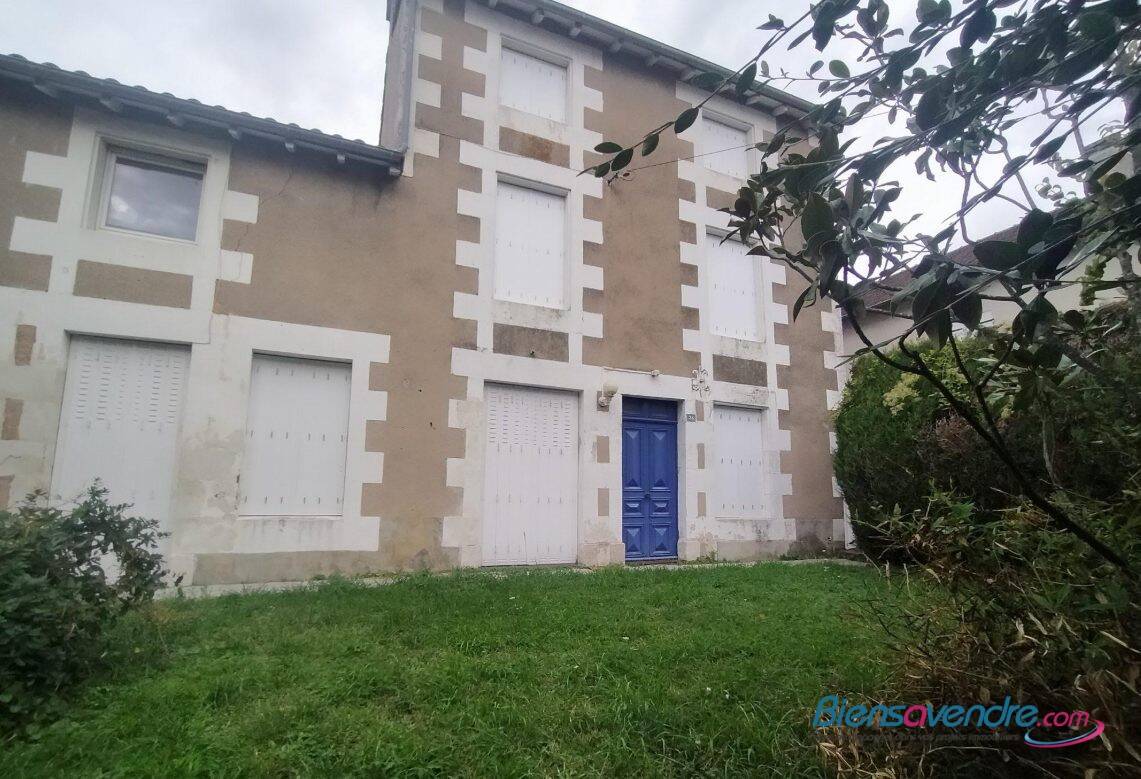 Maison à vendre, 226m², SAINT JULIEN L'ARS