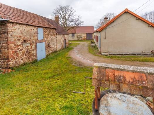 Ferme à vendre 145 000 € 6 pièces 4 chambres 150 m² Saint-Agnan 71160