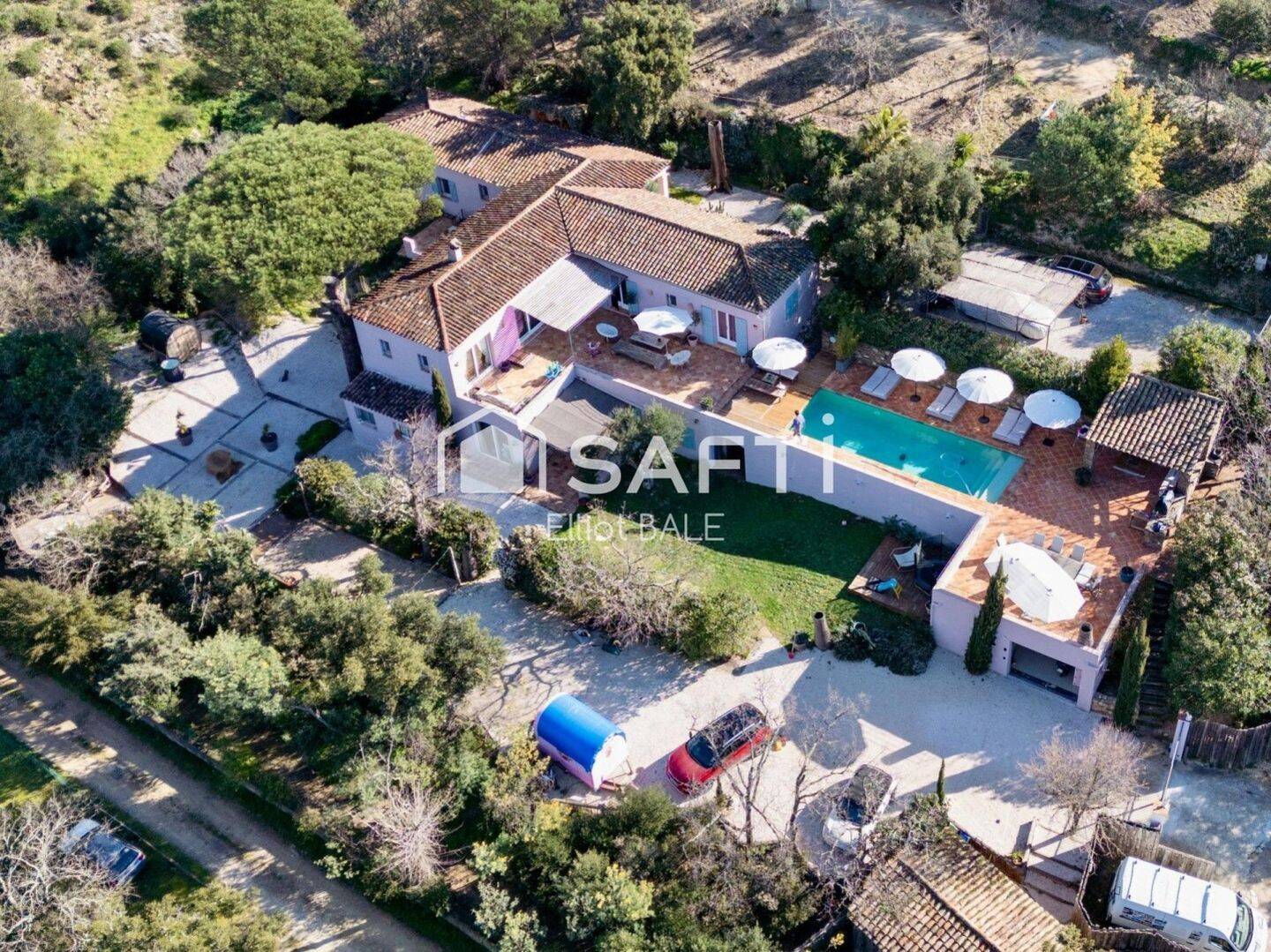 Maison à vendre, 300m², GRIMAUD