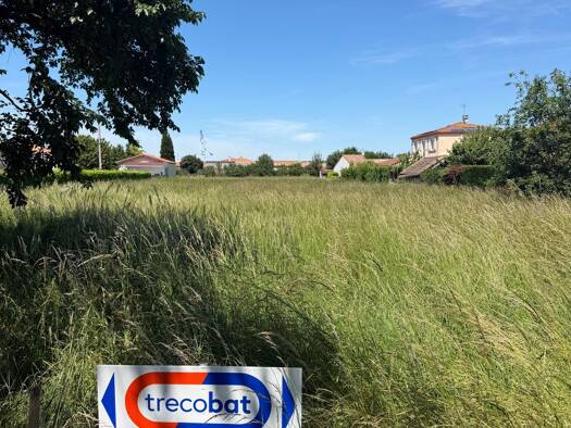 Terrain constructible viabilisé à vendre 60 000 € 220 m² de terrain Vernet 31810