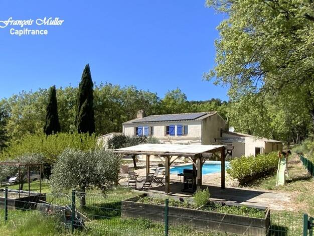 Villa à vendre 599 000 € 12 pièces 9 chambres 325 m² 8 786 m² de terrain Pierrevert 04860