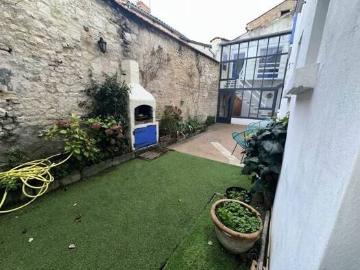 Maison à vendre 160 500 € 5 pièces 3 chambres 177 m² 338 m² de terrain Commerce-Marchoux Fontenay-le-Comte 85200