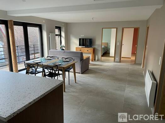 Appartement à louer 900 € 3 pièces 2 chambres 81 m² RDC Centre Ville L'Aigle 61300