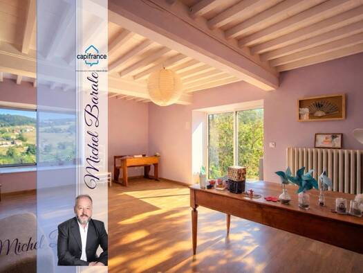 Ferme à vendre 348 000 € 8 pièces 5 chambres 220 m² 16 340 m² de terrain Montromant 69610