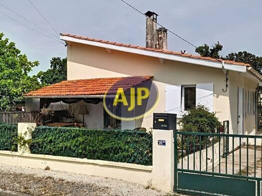 Maison à vendre 186 719 € 3 pièces 2 chambres 53 m² 322 m² de terrain Le Verdon-sur-Mer 33123