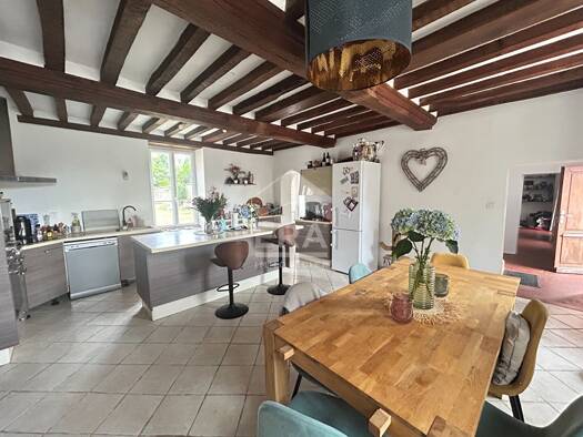 Maison à vendre 383 500 € 4 pièces 2 chambres 150 m² 2 427 m² de terrain Falaise 14700