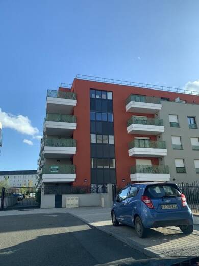 Appartement à louer 569 € 2 pièces 1 chambre 41 m² Étage 1/4 Centre Ancien Lucé 28110
