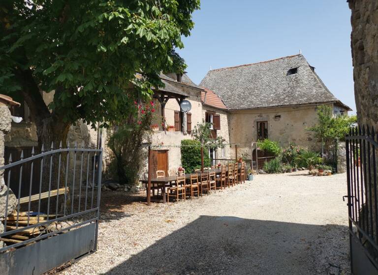 Maison à vendre 399 000 € 11 pièces 7<br/>chambres 350 m²<br/>superficie 7 000 m²<br/>terrain Villefranche-de-Rouergue 12200