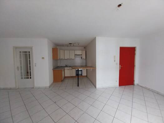 Appartement à louer 650 € 4 pièces 3 chambres 96 m² Étage 1/3 Saint-Avold 57500