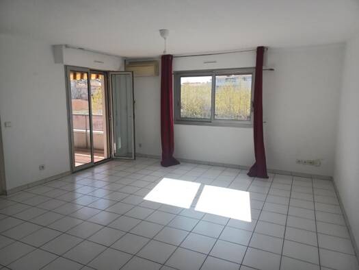 Appartement à louer 1 221 € 3 pièces 2 chambres 83 m² Étage 3/4 Iscles Saint-Raphaël 83700