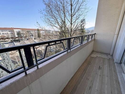 Appartement à vendre 299 000 € 3 pièces 2 chambres 88 m² Étage 3/5 Centre Annemasse 74100