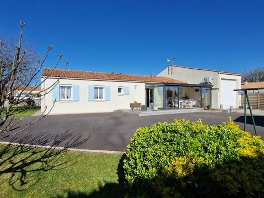 Maison en viager occupé Bouquet 72 400 € 5 pièces 5 chambres 168 m² 778 m² de terrain Tonnay-Boutonne 17380