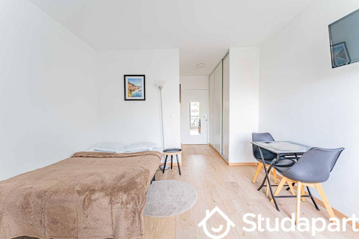 Maison à louer, 21m², COURBEVOIE