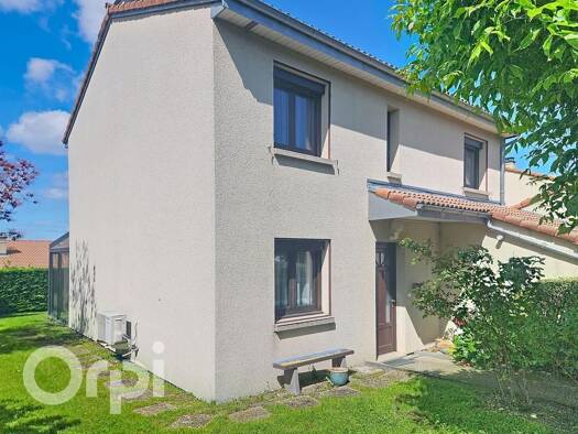 Maison à vendre 335 000 € 6 pièces 5 chambres 125 m² 490 m² de terrain Zone Verte Lempdes 63370