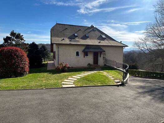 Maison à vendre 279 000 € 5 pièces 4 chambres 120 m² 2 463 m² de terrain Barcus 64130