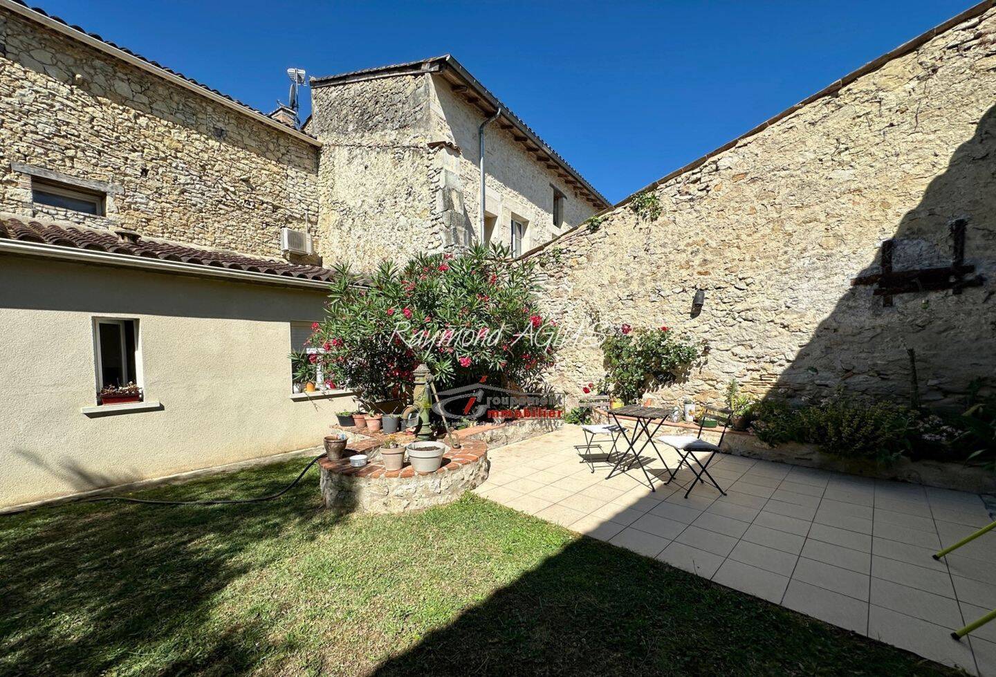 Maison à vendre, 265m², SAINT MEARD DE GURCON