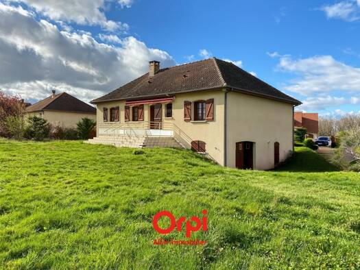 Maison à vendre 178 000 € 4 pièces 3 chambres 115 m² 2 733 m² de terrain Banlieue Domérat 03410