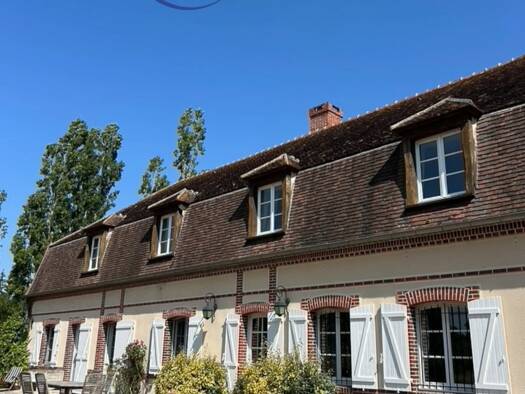 Maison à louer 2 000 € 8 pièces 6 chambres 320 m² 5 000 m² de terrain Escorpain 28270