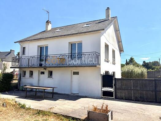 Maison à vendre 260 000 € 5 pièces 3 chambres 125 m² 862 m² de terrain Centre Valognes 50700