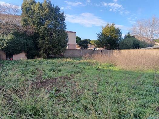 Terrain constructible viabilisé à vendre 100 000 € 602 m² de terrain Montady 34310