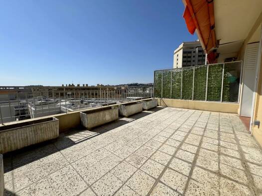 Appartement à louer 980 € 2 pièces 43,4 m² Étage 8/8 Roquebillière - Bon Voyage Nice 06300