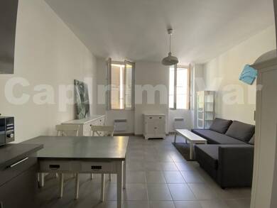Appartement à louer 575 € 1 pièce 23,7 m² 1er étage Centre Ville Le Beausset 83330