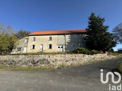 Maison à vendre 70 900 € 5 pièces 2 chambres 90 m² 530 m² de terrain Miremont 63380