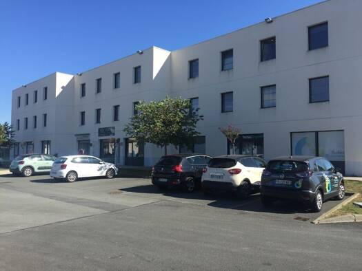 Local commercial à louer 770 € 37 m² de surface de vente Saint-Vivien 17220