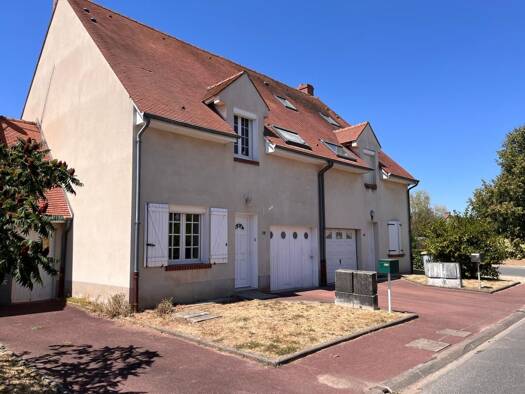 Maison à vendre 215 000 € 5 pièces 4 chambres 106 m² 132 m² de terrain Rue de Saint Denis Saint-Denis-en-Val 45560
