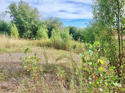 Terrain constructible viabilisé à vendre 79 300 € 907 m² de terrain Vertaizon 63910
