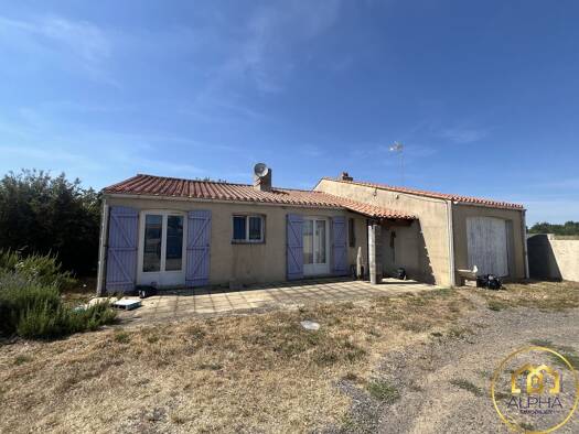Maison de plain-pied à vendre 284 500 € 4 pièces 3 chambres 97 m² 862 m² de terrain Saint-Vincent-sur-Jard 85520