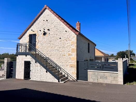Maison à vendre 239 000 € 6 pièces 4 chambres 146 m² 636 m² de terrain Saint Eloi 58000