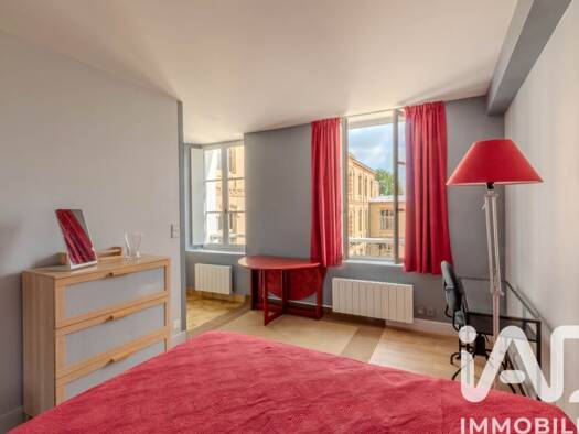 Appartement à vendre 165 000 € 1 pièce 28,37 m² Étage 2/3 Centre Ville Ouest Fontainebleau 77300