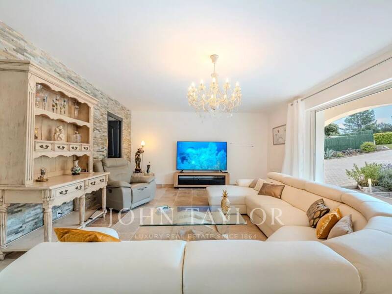 Maison à vendre, 251m², PEYMEINADE