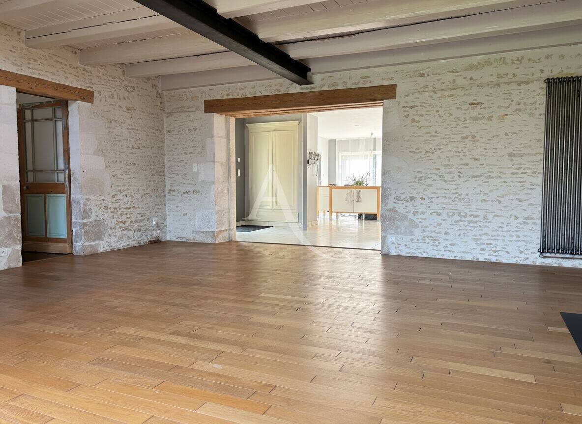 Maison à louer, 168m², SAINTE RADEGONDE DES NOYERS
