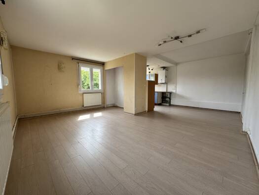Appartement à louer 735 € 4 pièces 2 chambres 62 m² Étage 1/4 Amiens 80080